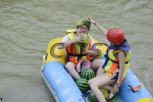 吃瓜小熊水上飞人,一场奇幻冒险之旅